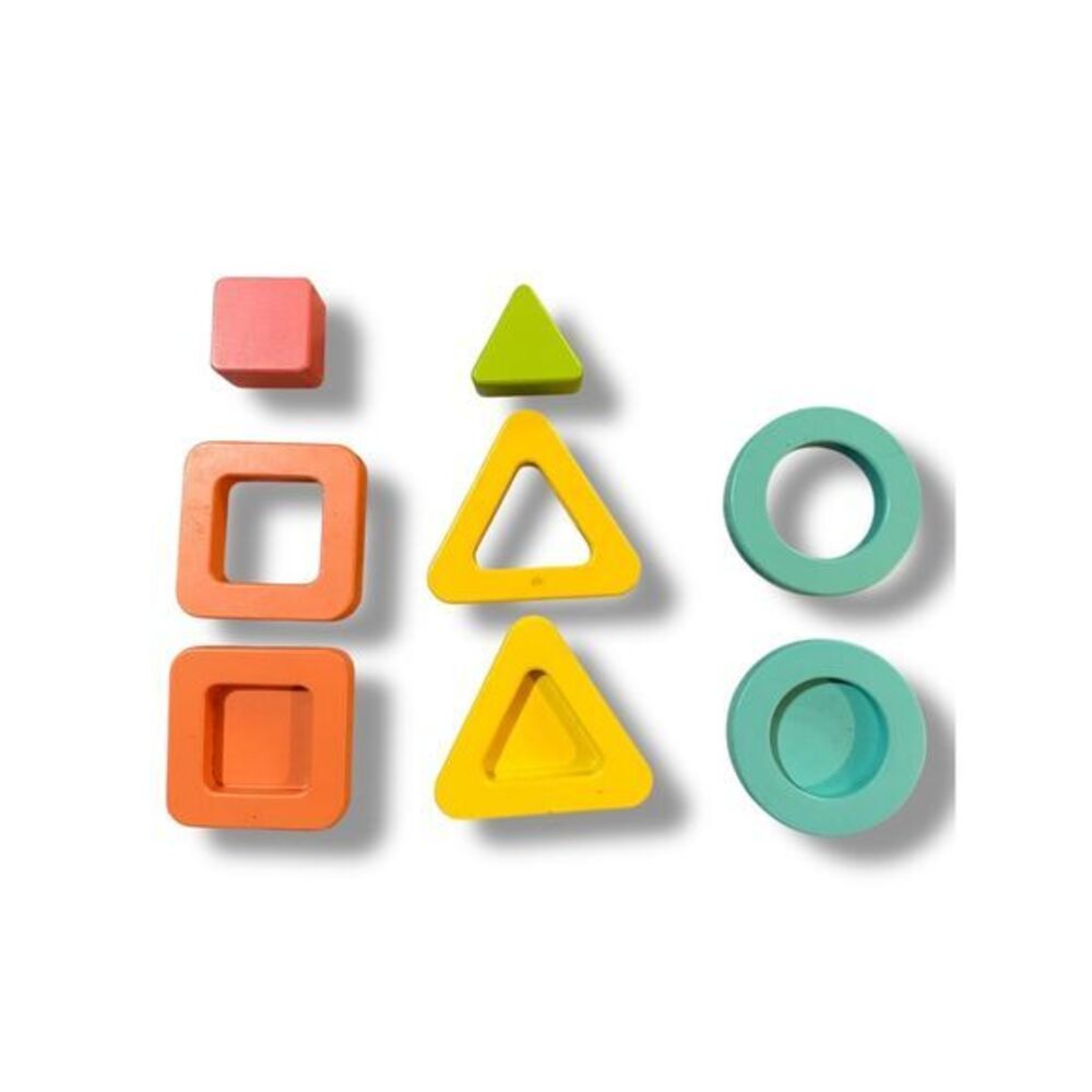 Lovevery Geo Shapes 3D Puzzle. Montessori, learning, educational pieces only - Picture 2 of 3